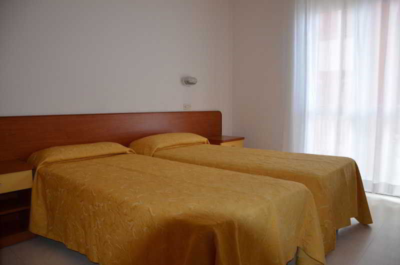 Hotel Carnaby Rimini Exteriör bild