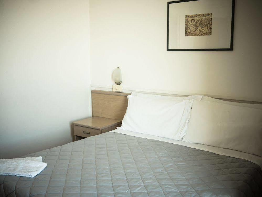 Hotel Carnaby Rimini Exteriör bild
